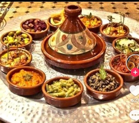 Moroccan Food Table, Moroccan Food Photography, Moroccan Buffet, Moroccan Dinner Party, Arab Restaurant, Moroccan Tagine Recipes, Moroccan Tajine, Tagine Cooking, Moroccan Tagine