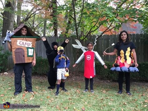 Let's Go Camping! Creative Family Costume Idea 2015 Halloween Costumes, Halloween Camping, Parade Ideas, Trunk Or Treat Ideas, Camping Family, Kids Camp, Homemade Costumes, Diy Halloween Costume, Halloween Costume Contest