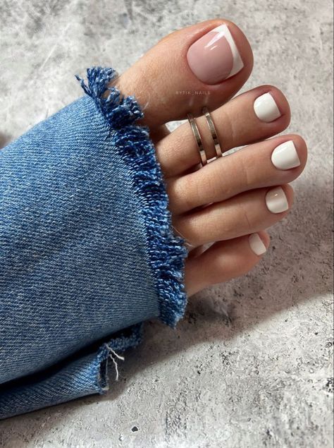 Toes Nails Colors Summer, Pedi Ideas Toenails, Pedicure Designs Toenails 2023, Gel Pedicure Ideas Toenails, Feet Nails Design Pedicures, Nails Feet Pedicure, Spring Toe Nails, Summer Pedicure Designs, Pedicure Ideas Summer