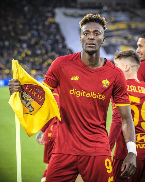 Tammy Abraham is living the dream in Italy 😍 Tammy Abraham, Football Streaming, Soccer Predictions, Football Score, Football Players Images, Living The Dream, Football News, As Roma, Football League