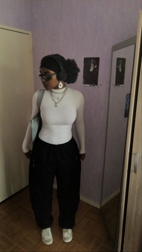 Black Baggy Pants Outfit, Baggy Fashion, Baggy Outfit Ideas, Looks Pinterest, Modesty Outfits, Mode Zara, Clueless Outfits, Tomboy Outfits, Causual Outfits