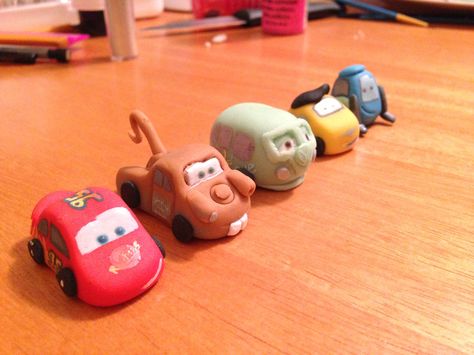 Cars fondant toppers Car Clay Model, Disney Clay Ideas, Clay Cars, Disney Cars Cupcakes, Clay Car, Craft Work For Kids, Polymer Clay Sculptures, Fondant Toppers, Fondant Figures