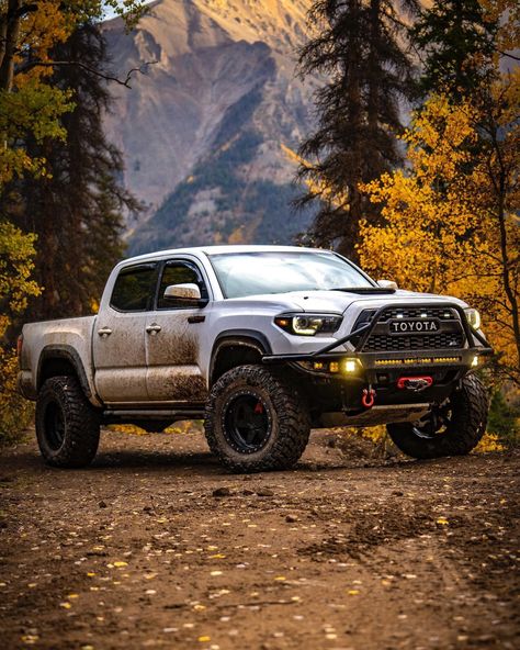 Toyota Tacoma Wallpaper, Toyota Hilux Aesthetic, Toyota Hilux Wallpaper, Toyota Fortuner Offroad 4x4, Hilux Tiger Offroad, Us Pics, Toyota Hilux Flatbed, Tacoma Build, Toyota Offroad