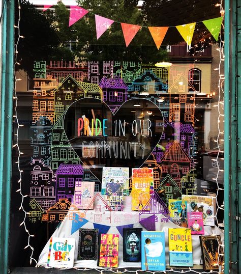 Window Display Bookstore, Pride Window Display, Bookstore Window Displays, Retail Window Display Ideas, Bookstore Window, Dream Bookstore, Reading Display, Display Retail, Window Display Retail