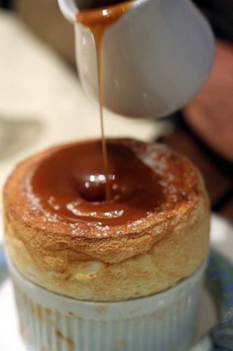 Salted Butter Caramel & Vanilla Soufflé at Le Violon d’Ingres, Paris (photo by David Lebovitz) Vanilla Souffle, David Lebovitz, Souffle Recipes, Butter Caramel, French Desserts, Sweet Delights, Chrissy Teigen, Eat Dessert First, Back To Nature