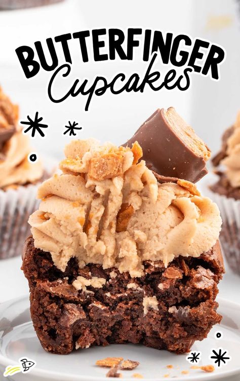 Butterfinger Recipes, Butterfinger Cupcakes, Cupcakes Stuffed, Candy Bar Cupcakes, Cupcake Project, Crumble Cookie, Butterfinger Candy, Cupcakes With Chocolate, Fluff Desserts