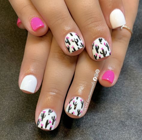 Cactus Gel Nails, Christmas Cactus Nails, Cactus Nail Ideas, Cactus Nail Art, Cactus Nails, Rodeo Nails, Nails 23, Dip Nail Colors, Western Nails