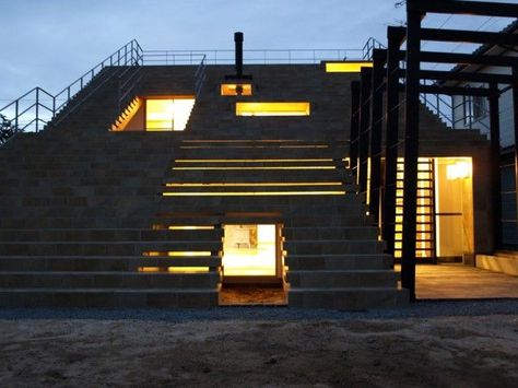 This isn't your average staircase. It's a house overlooking the Sea of Japan. I bet this doesn't suck. Public Stairs, Staircase Architecture, Stair Design Architecture, Architecture Stairs, Houses In Japan, Shimane, Stairs Architecture, M Design, Two Storey House