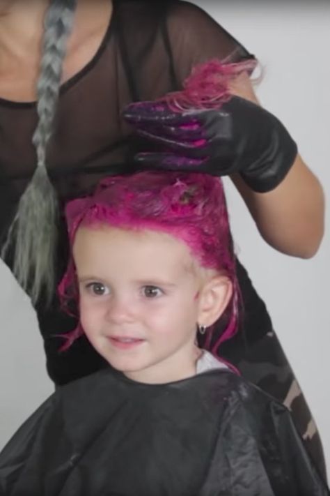 This Mom Dyed Her 2-Year-Old's Hair Hot Pink – and Parents Everywhere Had Something to Say About It Kids Dyed Hair, Kids Pink Hair, Felicity Hair, Hair Dye For Kids, Charity Grace, Arctic Fox Hair Color, Dye My Hair, Kids Hair, Toddler Hair