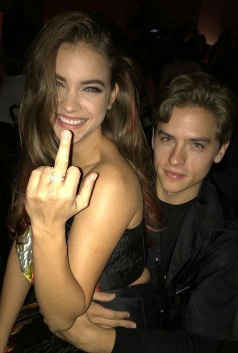 Spiegel Selfie, Palvin Barbara, Dylan Sprouse, The Love Club, Boyfriend Goals, Relationship Goals Pictures, Cole Sprouse, Barbara Palvin, Vsco Filter