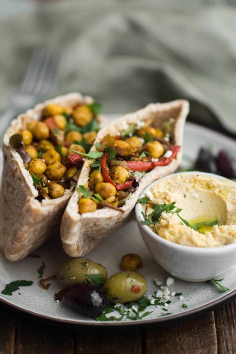 50 High Protein Vegan Recipes for Athletes Chickpea Shawarma, Shawarma Spice, Stuffed Pita, Pita Sandwiches, High Protein Vegan Recipes, High Protein Vegan, Vegan Sandwich, Pita Bread, Idee Pasto Sano