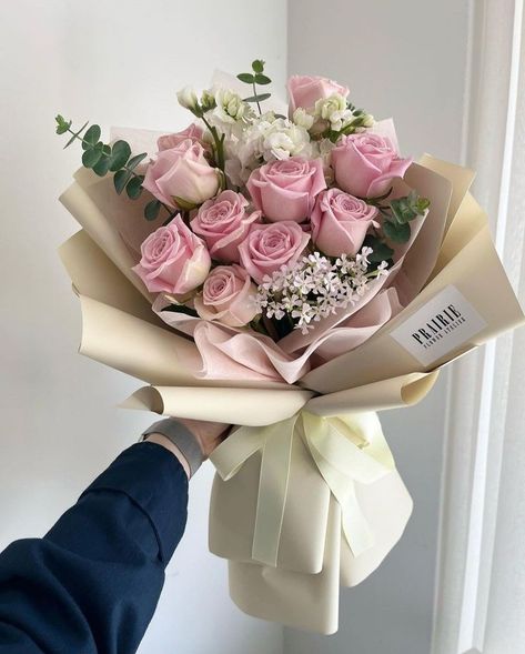 Simple Birthday Bouquet, Small Pink Flower Bouquet, 6 Roses Bouquet, Flower Bouquets For Men, Little Bouquet Of Flowers, Graduation Flowers Bouquet, Graduation Flower Bouquet, Birthday Flowers Bouquet, Graduation Flowers