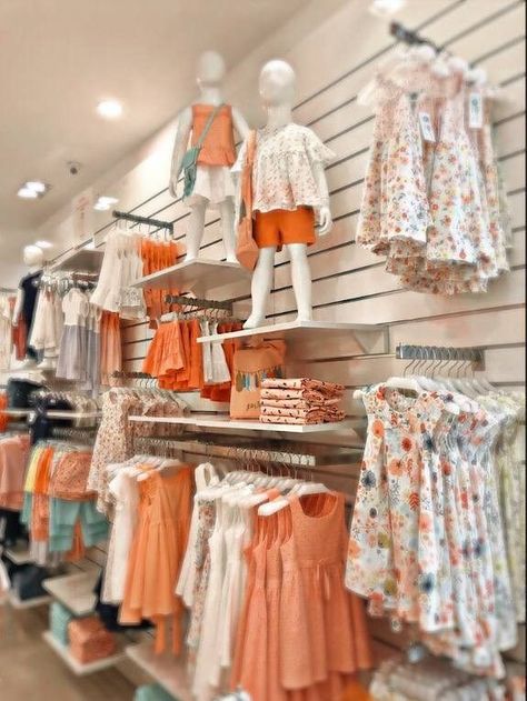 Kids Boutique Ideas, Childrens Boutique Ideas, Kids Store Display, Clothing Boutique Decor, Baby Store Display, Kids Clothing Store Design, Boutique Store Displays, Clothing Store Displays, Clothing Store Interior