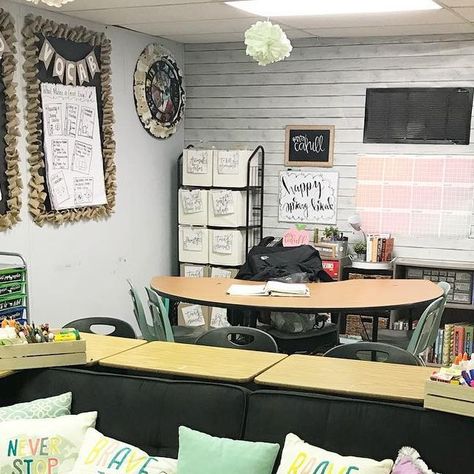 359 likes, 16 comments - thehungryteacher8th on March 20, 2019: "Here’s my little classroom makeover. I didn’t change a ton but I did move some bookshelves around, cleaned up my bulletin boards, and...". Hs Classroom, Classroom Designs, Classroom Makeover, Resource Room, Tiny Space, Classroom Design, Get Moving, March 20, Binders