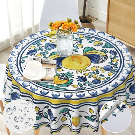 Round dining table