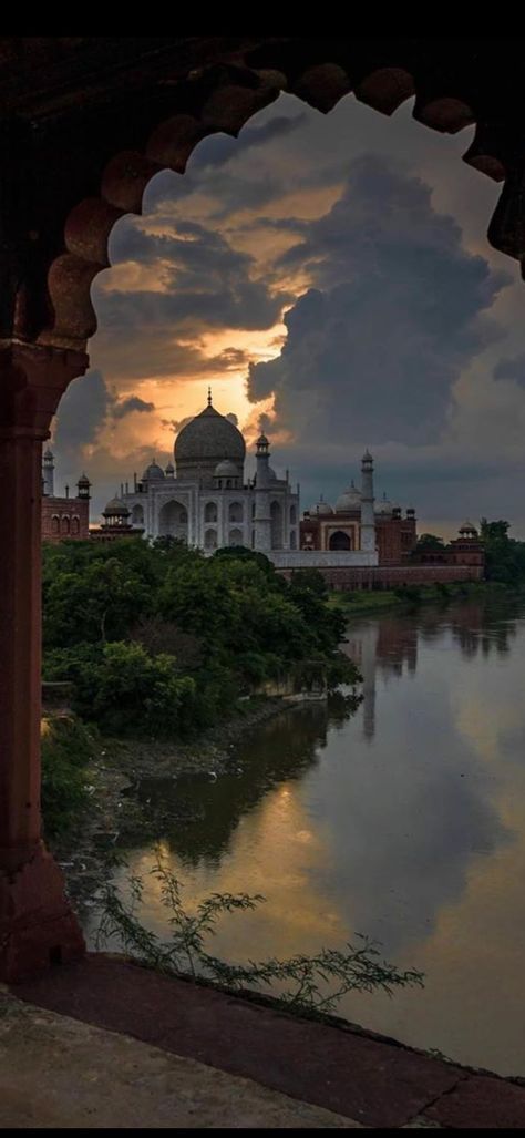 Taj Mahal photography, landscape wallpaper, nature beauty, natural lover Indian Aesthetic Landscape, Indian Monuments Aesthetic, Historical Places Aesthetic, Akshita Core, Indian Aesthetic Background, Indian Landscape Photography, Taj Mahal Wallpaper, Taj Mahal Photography, Aesthetic Delhi