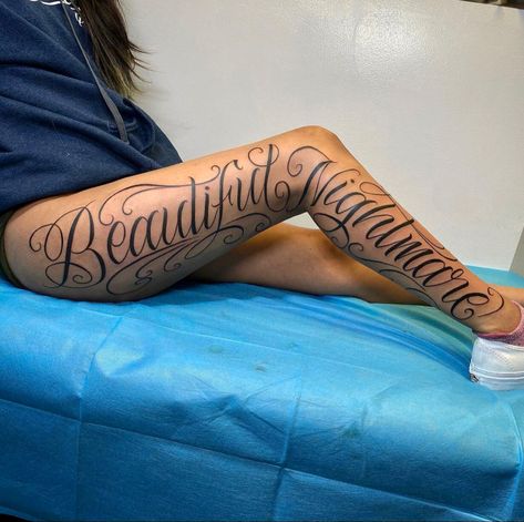 Landmark Tattoo, Herren Hand Tattoos, Cute Thigh Tattoos, Cowgirl Tattoos, Pretty Hand Tattoos, Mommy Tattoos, Tattoos For Women Half Sleeve, Chest Tattoos For Women, Leg Tattoos Women