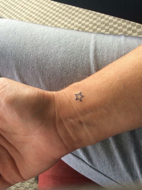 Petite Tattoos, Star Tattoo, Cute Tiny Tattoos, Poke Tattoo, Minimalist Tattoos, Classy Tattoos, 1 Tattoo, Discreet Tattoos, Dainty Tattoos