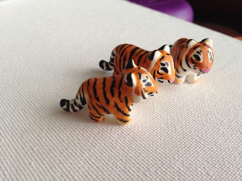 Clay Tiger, Body Markings, Tiger Sculpture, Sculpture Polymer Clay, Semi Realistic, Diy Air Dry Clay, Clay Things, Clay Sculptures, Clay Dragon