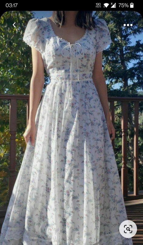 Catholic Fashion, Frocks For Kids, 90s Runway Fashion, Modesty Fashion, Vintage Floral Dress, Fashion Mistakes, Green Midi Dress, Feminine Outfit, Modern Outfits