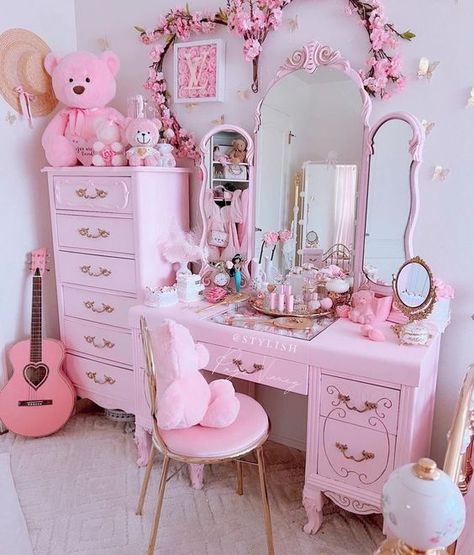 Barbie Rooms, 2023 Bedroom, Makeup Tables, Beauty Rooms, Girly Room Decor, Colorful House, Girly Apartments, Girly Apartment Decor, Barbie Room