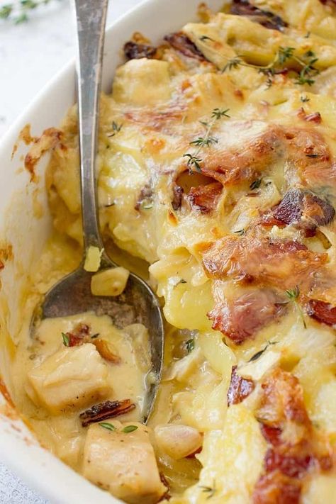 French Chicken Dishes, Tartiflette Recipe, Cheesy Chicken Casserole, Traditional French Recipes, French Recipe, Chicken Potato, French Dishes, French Cooking, Cheesy Chicken