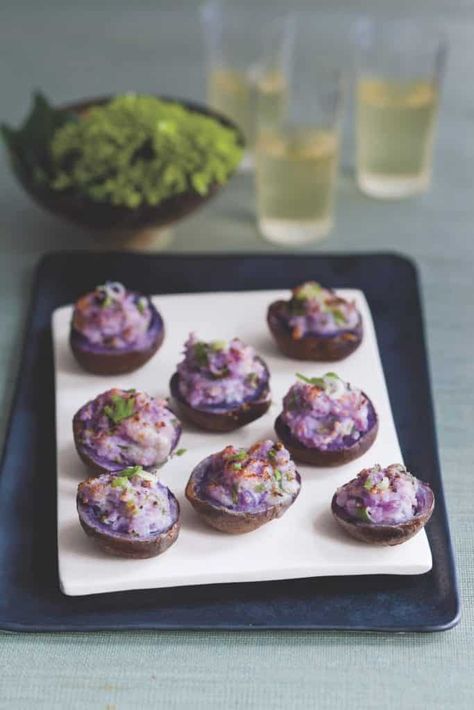 Recipe For Twice Baked Potatoes, Blue Potatoes, Benefits Of Potatoes, Healthy Finger Foods, Twice Baked Potatoes Casserole, Weeknight Recipes, Csa Recipes, Purple Food, Purple Potatoes