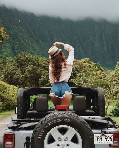 Expensive Car Brands, Jeep Wrangler Girl, Jeep Photos, Offroad Jeep, Jeep Lover, Best Cars, Jeep Girl, Jeep Cars, A Truck