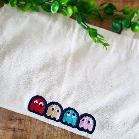 🎮 Level up your style with our custom tote bags! 🌟 Hand-stitched with iconic designs like this retro Pac-Man theme. Perfect for gamers and vintage lovers alike. Make a statement and carry your own custom icons. 🛍️👾 #customtotebag #pacman #handmade #retrogaming #embroidery #gameover #shoplocal #smallbusiness #peronlisedclothing #customdesign #comingsoon #nostalgia Spy Family Embroidery, Gamer Embroidery, Vintage Lovers, Spy Family, Retro Game, Custom Tote Bags, Embroidery Motifs, Custom Icons, Pac Man