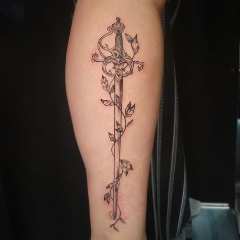 Fine-lined rapier tattoo with a vine wrap done by @thistlekae! Those lines look neat and crisp!!⁠ ⁠ "Loved doing this elegant viney rapier! Thanks for the trust and for grabbing a cancellation spot, Adrianne!" - Kathleen ⁠ Rapier Tattoo, Fencing Tattoo, Dagger Spine Tattoo, Gvf Tattoo, Bf Tattoos, Hekate Tattoo, Thigh Tattoo Men, Minimalistic Tattoos, Le Tattoo