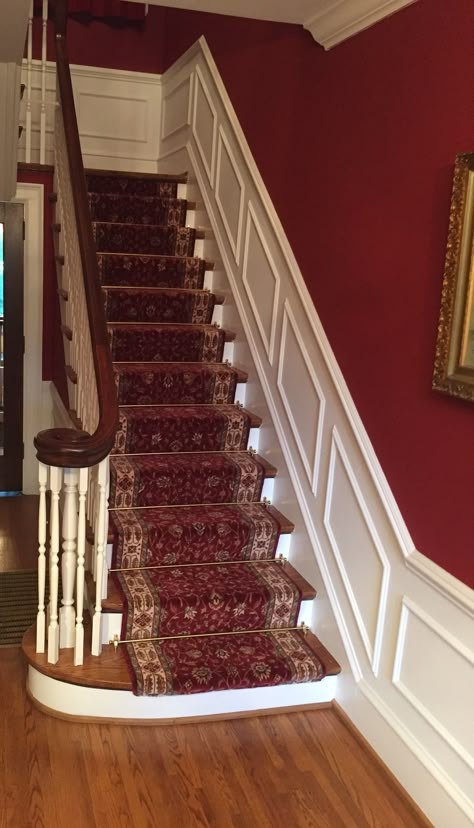 Red Carpet Staircase, Red Stair Runner, 1930 Interior Design, 1930 Home, Red Staircase, Victorian Stairs, Red Hallway, Staircase Spindles, Porch Interior