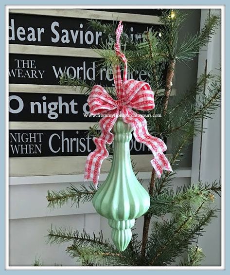 Jadeite Ornaments, Oasis Christmas, Jadeite Christmas, Vintage Cottage Farmhouse, Glass Ornaments Diy, Vintage Christmas Crafts, Craft Paint, Ornament Tutorial, Cottage Farmhouse