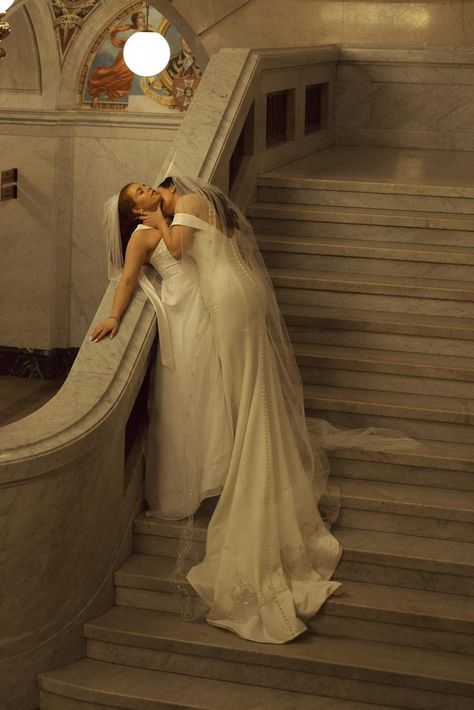 Wedding Ideas Lesbian Couple, Acapella Aesthetic, Saphicc Art Aesthetic, Masc Fem Couple Wlw, Wedding Lesbian Couple, Wlw Wedding Photos, Wlw Dark Aesthetic, Sapphic Photography, Wedding Lesbian Ideas