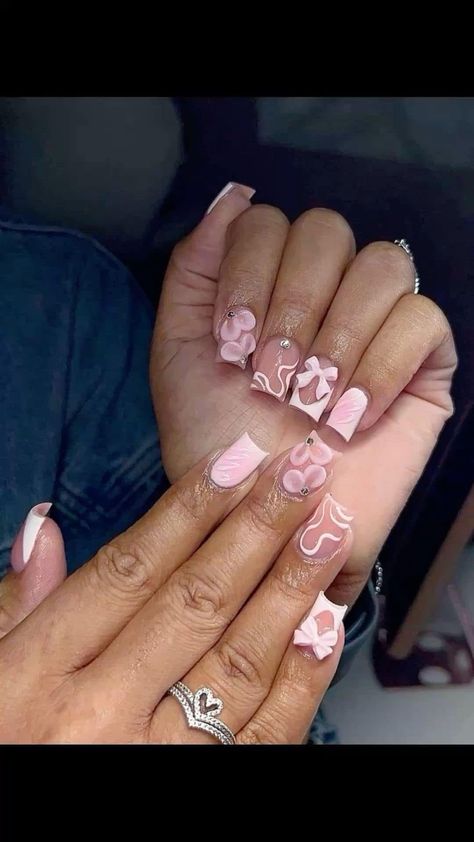 Nails For College Students, Acrylic Nail Set Ideas, French Tip White Nails, Short Simple Nail Designs, Short Classy Nails Acrylic, Junk Nails Short, Nail Designs Short Nails, Short Pink Nails, Acrylic Nail Set