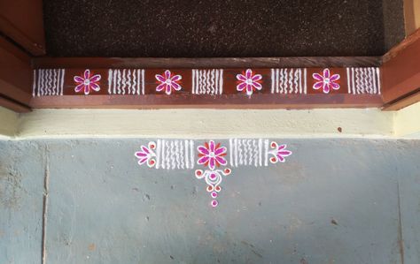 Easy border rangoli design for doorstep 🌸🌸 Door Step Rangoli Designs, Vasal Kolam, Doorstep Rangoli, Gadapa Designs, Creative Rangoli Designs, God Frame, Unique Rangoli, Creative Rangoli, Wool Crafts Diy