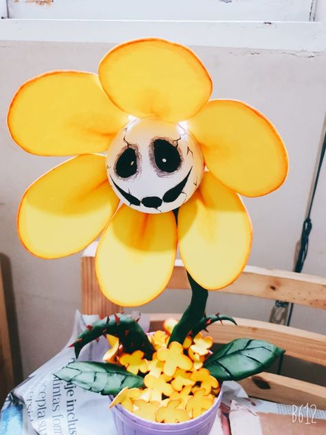 i did it Undertale Room Decor, Undertale Crafts, Undertale Flowey, Flowey The Flower, Cardboard Sculpture, Fun Crafts To Do, Undertale Funny, Undertale Drawings, Cosplay Diy