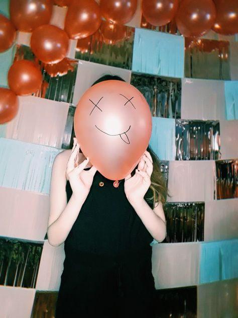 Birthday Party Photoshoot, Rose Gold Birthday Party, Rose Gold Birthday, Party Photoshoot, Gold Birthday Party, Photoshoot Idea, No Face, Gold Birthday, Ball Exercises