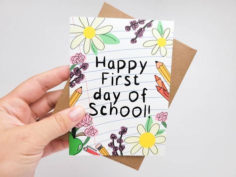 Happy First Day Of School Card for Student - Back to School Card for Teacher - Furst Day of School Card for Teacher Welcome Card For Teachers, First Day Of School Cards For Teachers, Welcome Cards For Students First Day, Back To School Handmade Cards, Teachers Day Card Inside, Welcome Cards For Students First Day School Ideas, First Day Of School Card, Back To School Cards Handmade, Welcome Back To School Cards