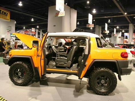 FJ Cruiser Pickup Fj Cruiser Off Road, Fj Cruiser Mods, Fj Cruiser Forum, 2007 Toyota Fj Cruiser, Toyota 4x4, Best Classic Cars, Toyota Trucks, Toyota Fj Cruiser, Offroad Trucks