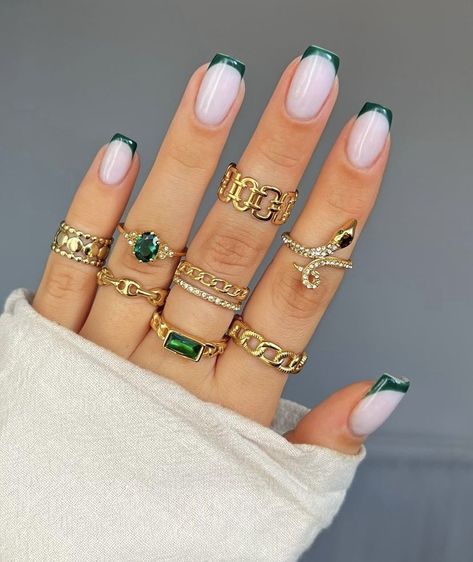 Emerald Gel Nail Designs, Emerald Green White And Gold Nails, Emerald Green Wedding Nails For Bride, Emerald Green Nails Square Short, Emerald Ombre Nails, Nail Ideas For Emerald Green Dress, Smaragd Green Nails, White And Emerald Green Nails, Emerald Green And Gold Nails Design