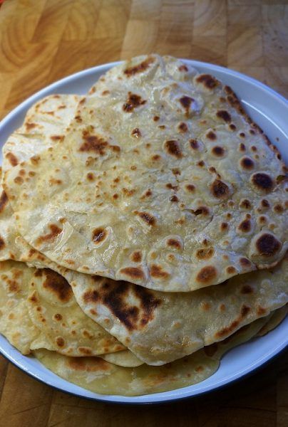 Easy Naan, Arabisk Mad, Quinoa Bread, Easy Flatbread Recipes, Crumb Recipe, Recipes With Yeast, Bread Dressing, Easy Flatbread, Recipe Bread