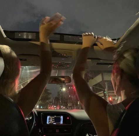 Singing In The Car, Lifestyle Aesthetic, Night Vibes, Friend Goals, Dream Lifestyle, Teenage Years, Best Friend Pictures, Summer Dream, Teenage Dream