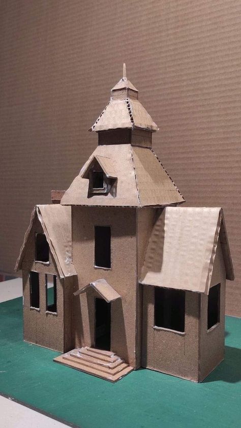 Cardboard House Architecture, Cardboard House Sculpture, Diy Miniature Christmas Village, Diy Christmas Decor Cardboard, Architecture Cardboard Model, Cardboard Christmas Houses Diy, Miniature Village Diy, Mini Houses Diy, Cardboard Miniature House