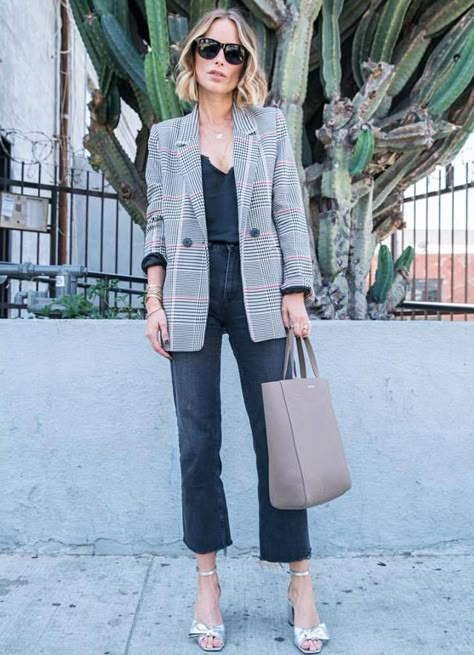 Plaid Blazer Outfit, Casual Work Style, Blazer Outfit, Elegante Casual, Power Dressing, Looks Street Style, Office Outfit, Popular Outfits, Anine Bing