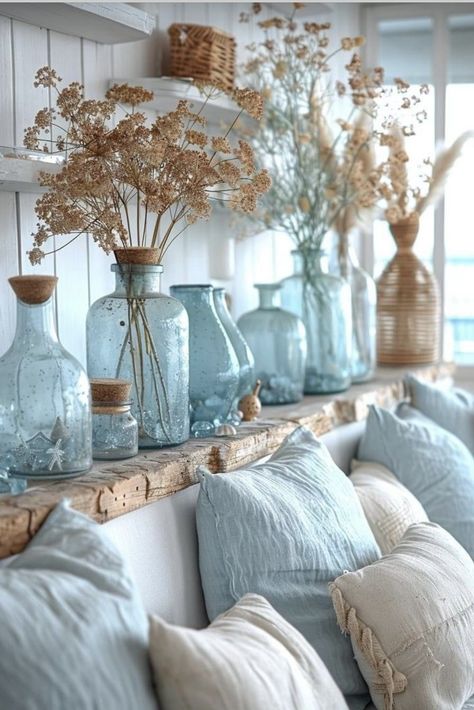 Beach Vibe House Decor, Cozy Coastal Living Room Modern, Coastal Boho Style, Home Beach Decor Ideas, Living Room Inspiration Coastal, Cottage Coastal Living Room, Greek Inspired Living Room, Blue Decor Living Room Ideas, Ocean Theme Home Decor