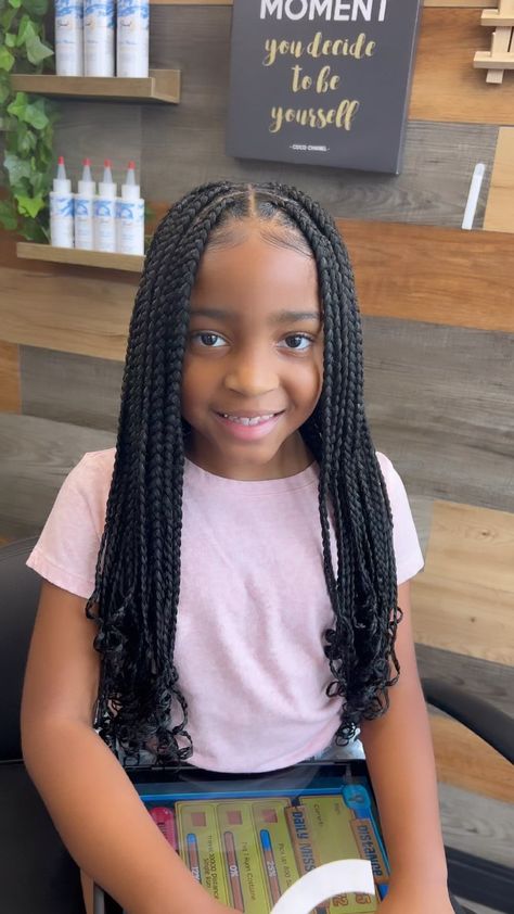 Fashionably Ebb 💙🧜🏽‍♀️’s Instagram post: “Its the kiddos for me today 🥰 Medium Kiddie Knotless (please book according to age group) www.fashionablyebb.com #jaxbraids #jaxbraider…” Frankie Hairstyle, Hairstyles For 10 Year Girl Black Braids, Kids Knotless Braids With Curls, Beautiful Kids Pictures, African American Girls Hairstyles Kids, Braids Girls Kids, Kids Knotless Box Braids With Curly Ends, Kids Medium Knotless Braids, Hairstyle For Black Girls Kids