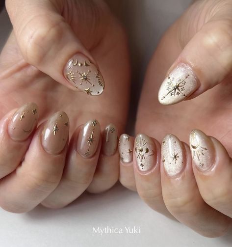 Celestial Wedding Nails For Bride, New Years Gel Nails, Flowers White Roses, Sun Nails, Art Deco Colors, Wanna Get Married, Korean Nail Art, Subtle Nails, Korean Nails