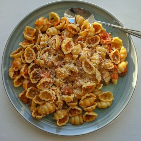 Bacon And Tomato Pasta, Shells Pasta Recipes, Pasta Shells Recipe, Amatriciana Recipe, Shells Pasta, Shell Pasta Recipes, Easy Pasta Recipe, Bacon Sauce, Shells Recipe