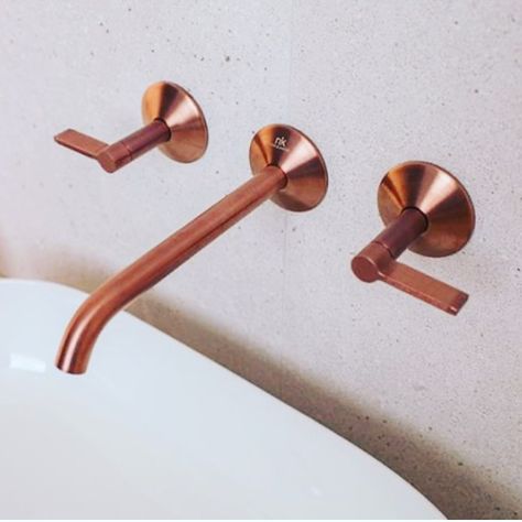 Copper bathroom fixtures @noken_porcelanosa_bathrooms Copper Bathroom Fixtures, Copper Fixtures, Classy Bathroom, Bathroom Niche, Copper Sink Bathroom, Copper Taps, Copper Bath, Copper Fixture, Copper Bathroom