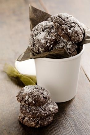 Chocolate Gooey Butter Cookies Ooey Gooey Butter Cookies, Skillet Cookies, Gooey Butter Cookies, Paula Dean, Gooey Butter, Paula Deen Recipes, Pie Pops, Butter Cookies Recipe, Crinkle Cookies